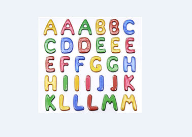 Etiquetas engomadas hinchadas de encargo coloreadas del alfabeto para la decoración Eco de la pared del sitio del bebé amistoso